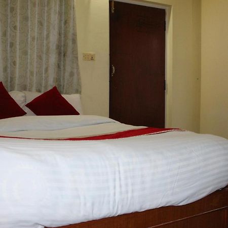 Hotel Snow Leopard Pokhara Exterior photo