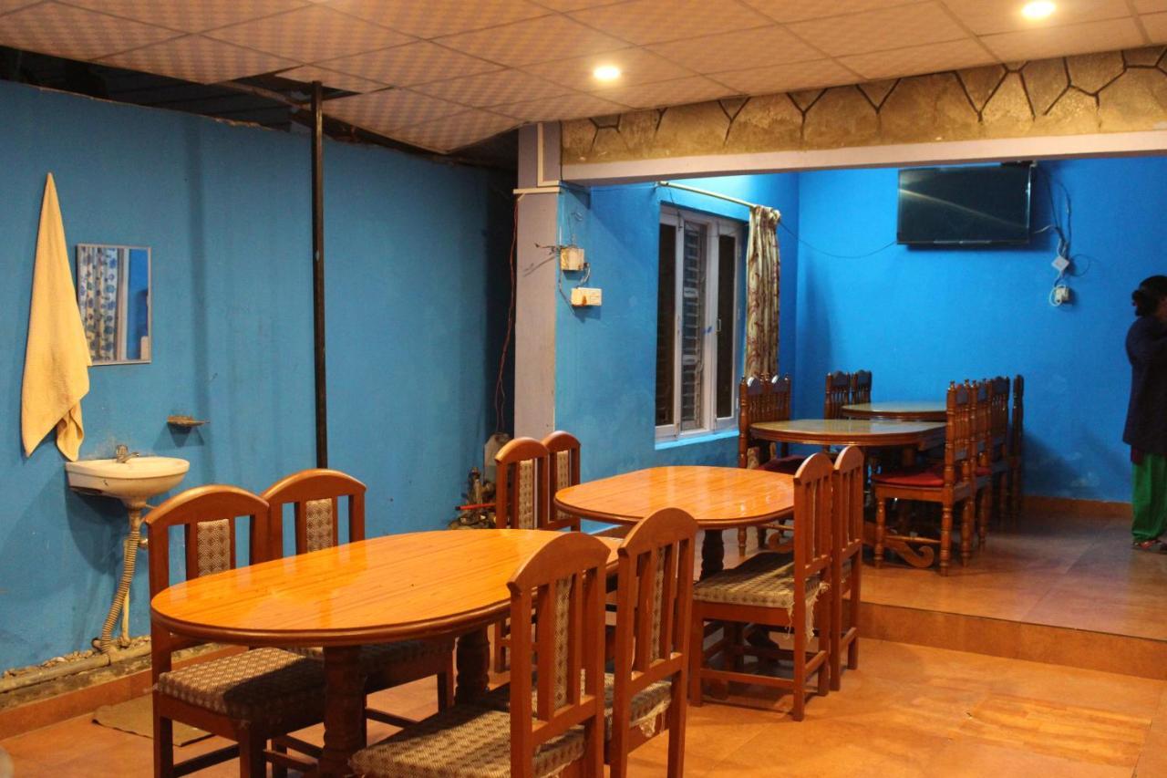 Hotel Snow Leopard Pokhara Exterior photo